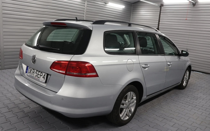 Volkswagen Passat cena 29999 przebieg: 236000, rok produkcji 2012 z Białystok małe 121